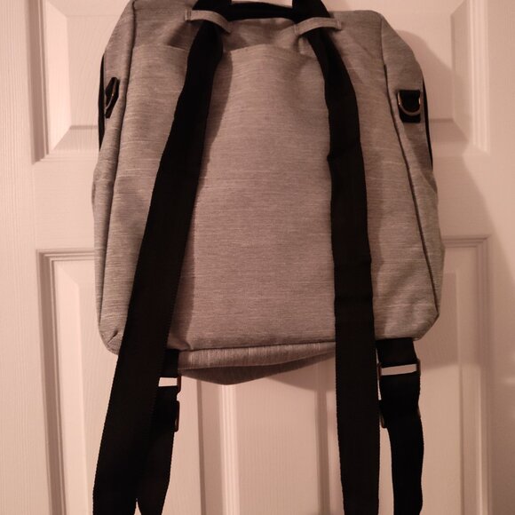 nwot JuJuBe diaper bag, storage pouches, change pad, stroller hooks - Picture 2 of 5